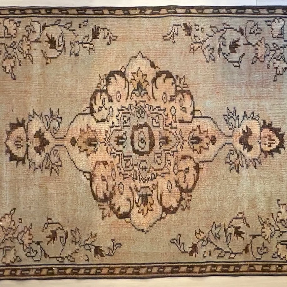 異国の風を纏う、唯一無二のトルコラグ | RUZGAR RUG(ラズガル 異国の風を纏う、唯一無二のトルコラグ | RUZGAR RUG(ラズガル
